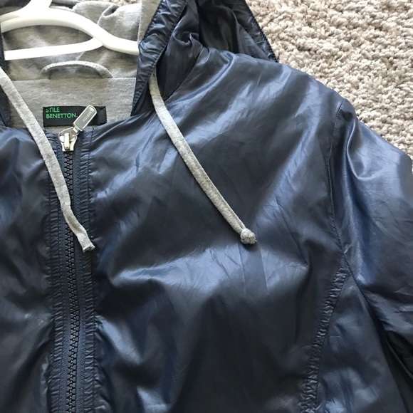 Windbreaker - Picture 4 of 5
